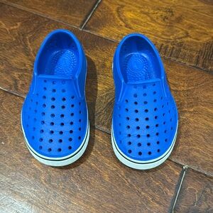 Kids slip on shoes